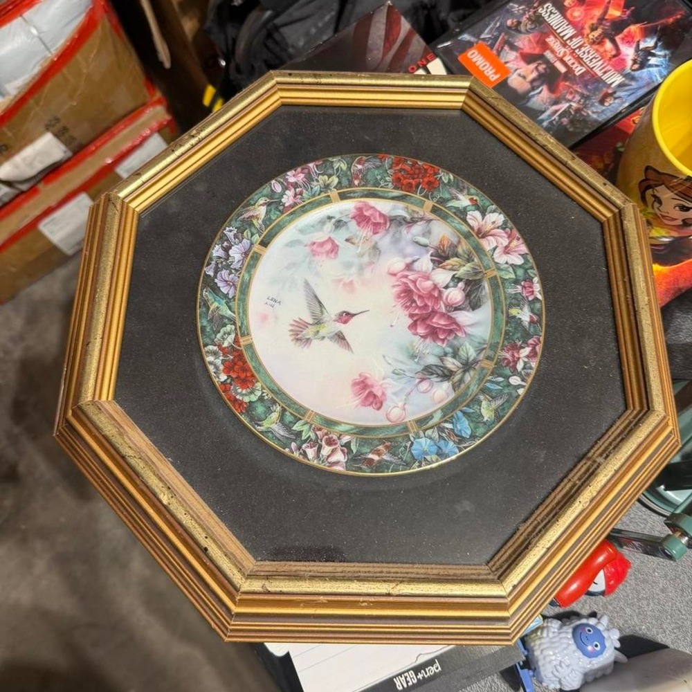 Lena Liu Hummingbird Treasury Collector Plates Shadow Box Set W.S. George Gold